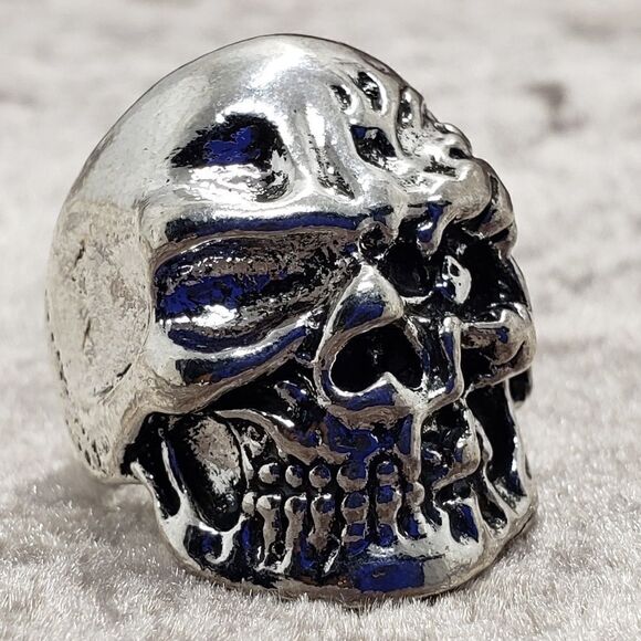 Stainless Men women Punk Design Skull Biker Ring - Picture 2 of 2
